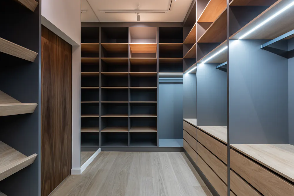 Dressing de chambre parentale de 4 mètres linéaires réalisé à Carquefou